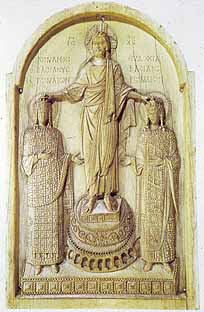 Христос Коронует Romanos и Eudokia, Слоновая кость